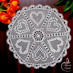 Serweta ręcznie wykonana na szydełku – 40 cm, serca – popielaty